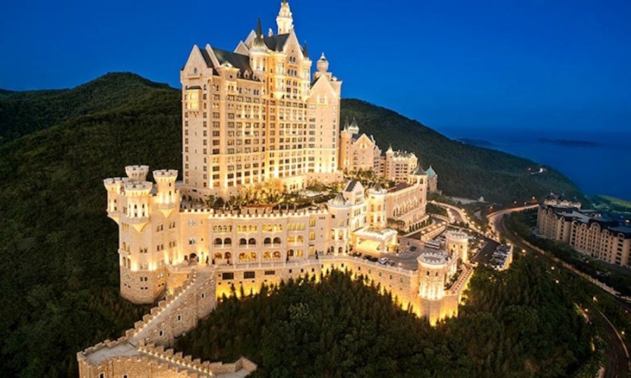Luxury at Its Best 15 Iconic Hotels Around the World